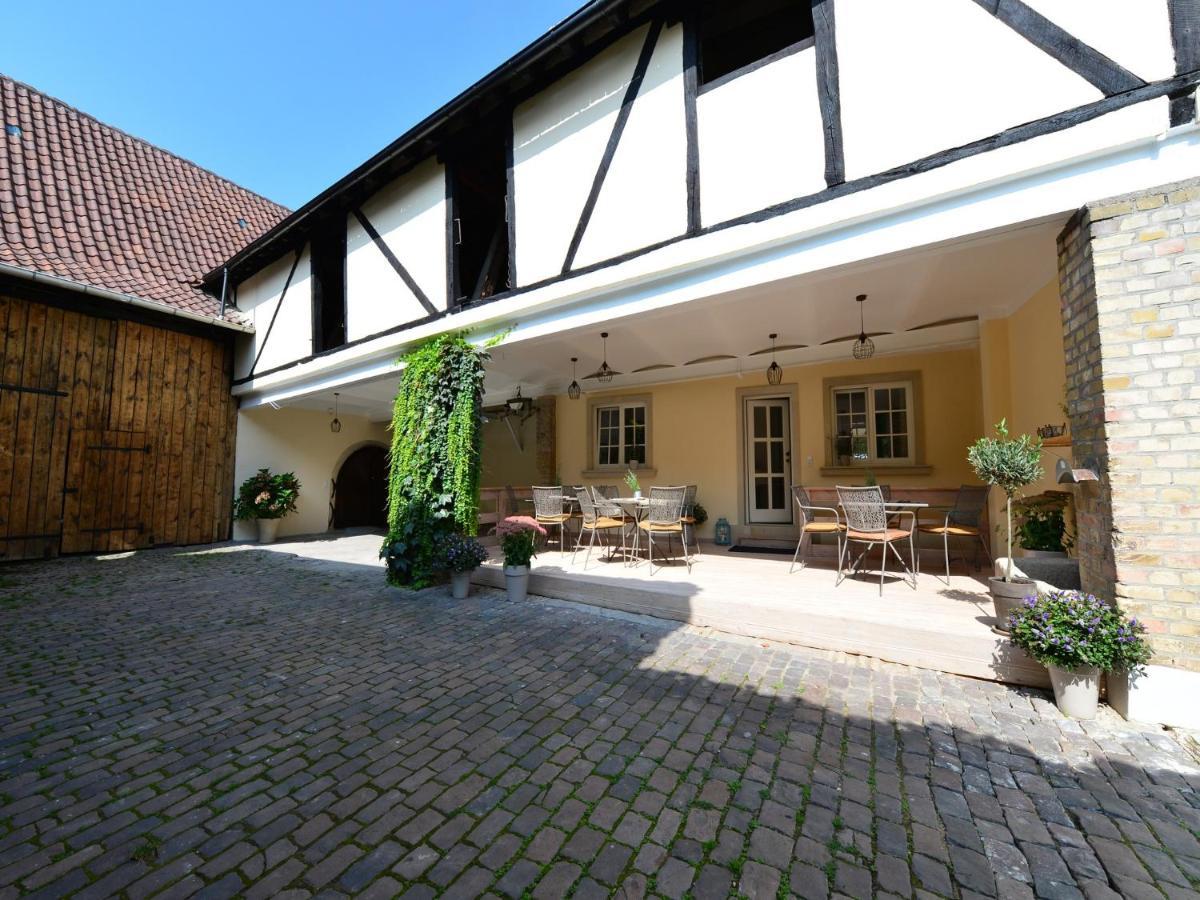 Gaestehaus & Weingut Gehrig Weisenheim am Sand Exterior photo